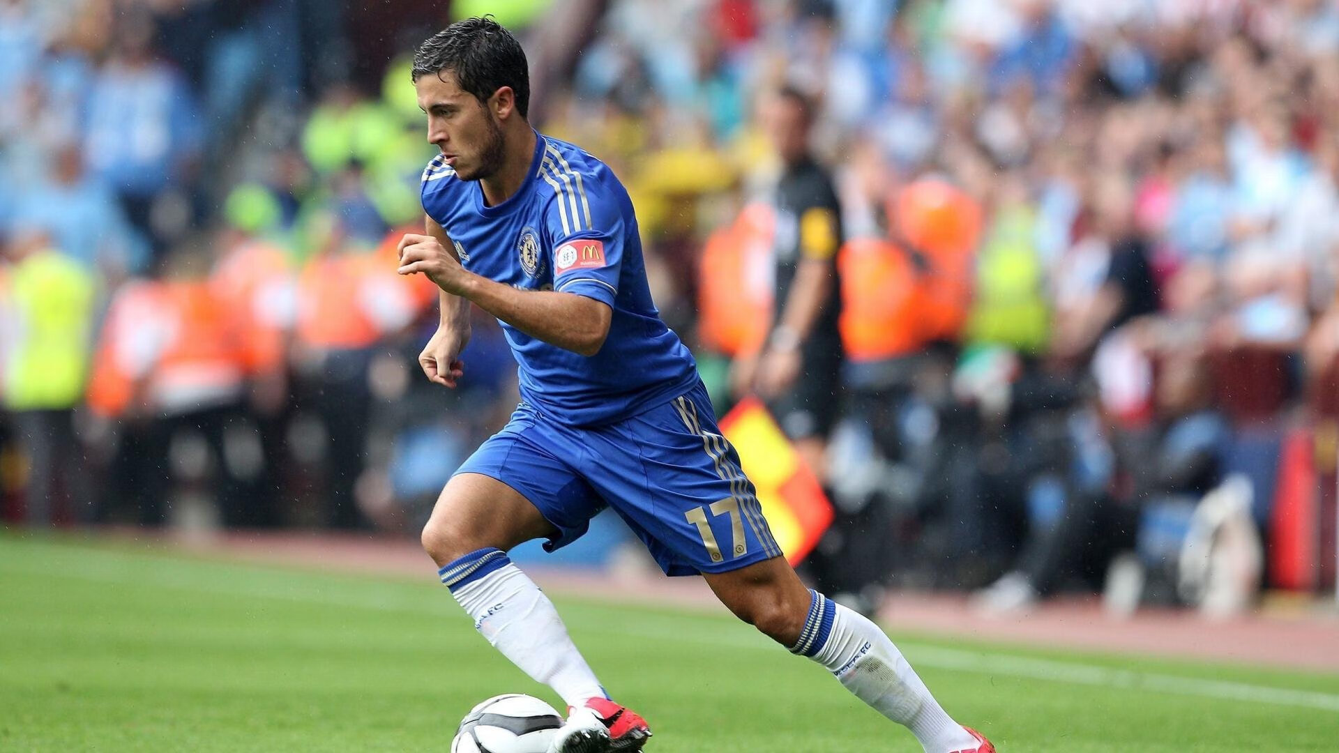 九游网页版官网-比利时骑手弗洛尔·德·温内在2024年欧洲三项赛锦标赛中以“Thunder”马匹获得个人铜牌，表现出色。